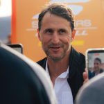 Beñat San José da declaraciones a la prensa durante el evento realizado por Skechers en Los Ángeles de San Rafael (Segovia).
