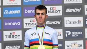 Benjamín Noval, 18 años y bicampeón del mundo junior: el Ineos le blinda hasta 2031
