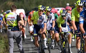 ciclista, bolsa de avituallamiento, comida, bebida, carrera, UCI