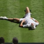 Jannik Sinner, lesion de rodilla, Wimbledon 2026.