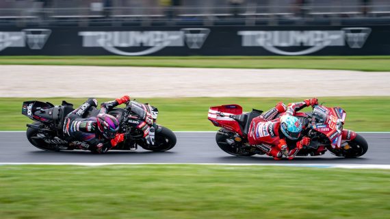 Qué es el rebufo en MotoGP: la estela que da velocidad en las rectas y complica la frenada