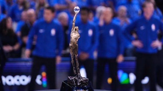 Cómo se elige al MVP de la NBA: 100 votantes, cinco puestos y la regla de los 65 partidos