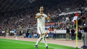 De la Fuente halaga a Mikel Merino: «Estaría más valorado si fuese de otra nacionalidad»