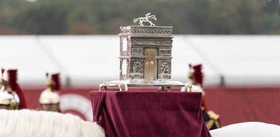Prix de l'Arc de Triomphe Trophy