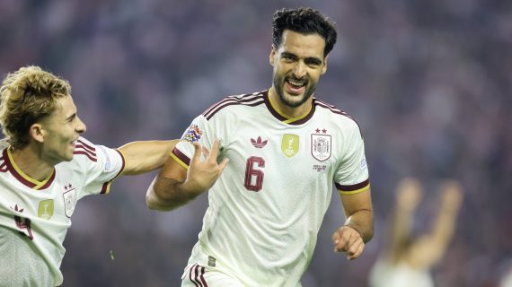 Mikel Merino celebra su segundo gol anotado en el partido entre Croacia y España de la Nations League 2026/27.