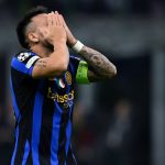 Lautaro Martínez se lamenta y se lleva las manos a la cara durante el partido de la Champions League 2026/27 entre el Inter de Milán y el Brujas.