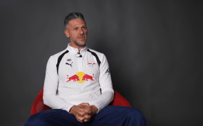 Martín Demichelis durante el evento con los periodistas españoles organizado por el RB Leipzig en la previa de su partido ante el Real Madrid en la Champions League 2026/27.