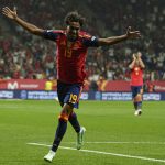 Lamine Yamal celebra el primer gol en la victoria de España por 3-1 ante República Checa, junto al debutante Iván Fresneda.