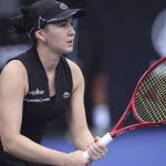 Eva Lys se prepara para restar durante un partido ante la brasileña Gabriela Ce en primera ronda del Open de Sao Paulo 2026.