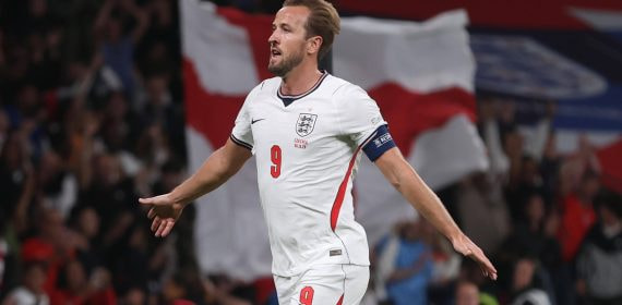 Harry Kane celebra su primer gol en el partido entre Inglaterra y República Checa de la Nations League 2026/27, saldado con un 3-0 a favor de los de Tuchel.