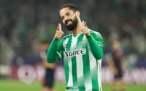 Isco Alarcón celebra el tanto de la victoria por 1-0 en el partido entre el Real Betis y el Feyenoord en la Champions League 2026/27.