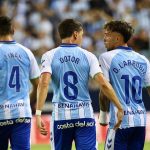 Einar Galilea, David Larrubia y Carlos Dotor celebran el gol de este último en la derrota por 1-3 del Málaga ante el Villarreal en LaLiga 2026/27.