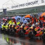 Todas las motos de MotoGP aparcadas unas al lado de las otras debida a la cancelación del Gran Premio de Australia 2026 en Phillip Islandia.