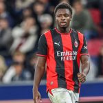 Alphadjo Cisse durante el partido de Europa League 2026/27 entre el RB Salzburg y el Milan, su equipo.