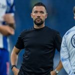 Francesco Farioli durante el partido entre el Porto, equipo al que dirige, y el Alverca, correspondiente a la liga portuguesa 2026/27.