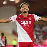 Paris Brunner celebra el primer tanto conseguido en la victoria por 2-1 del Mónaco sobre el Lens en la Ligue 1 2026/27.